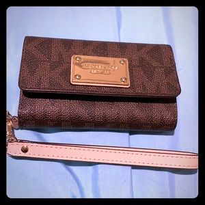 Michael Kors iPhone 5/5s wallet phone case